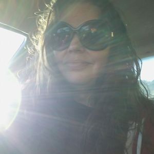 Meet your Posher, Crystal